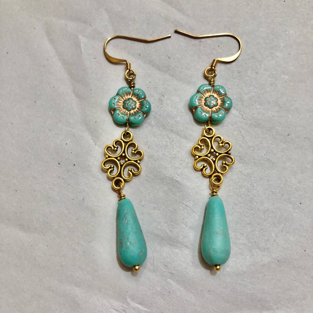 Adorable dangling earrings